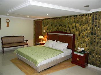 Sri Harsha Residency Hotel Бангалор Екстериор снимка
